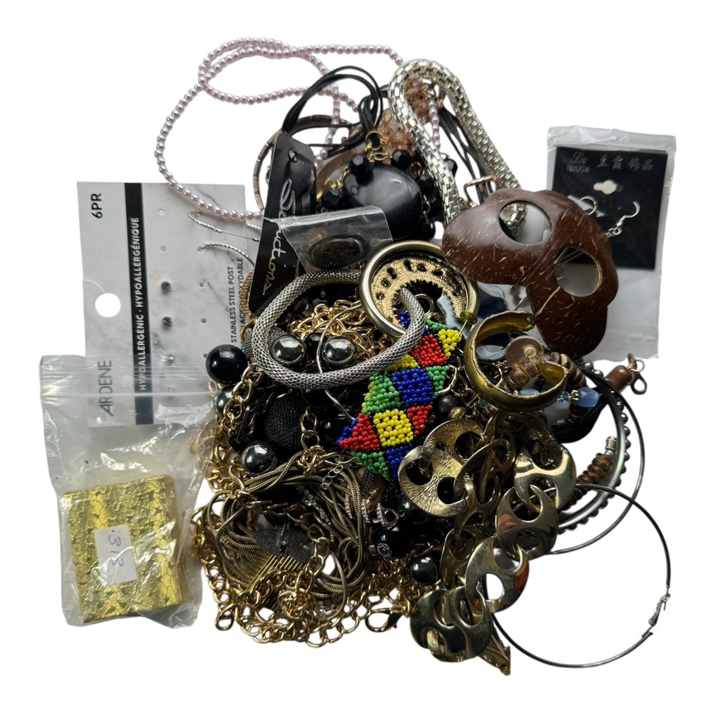 Mixed Jewelry Lot 1.7‎ lb Vintage Modern Necklaces Bracelets Earrings Crafts